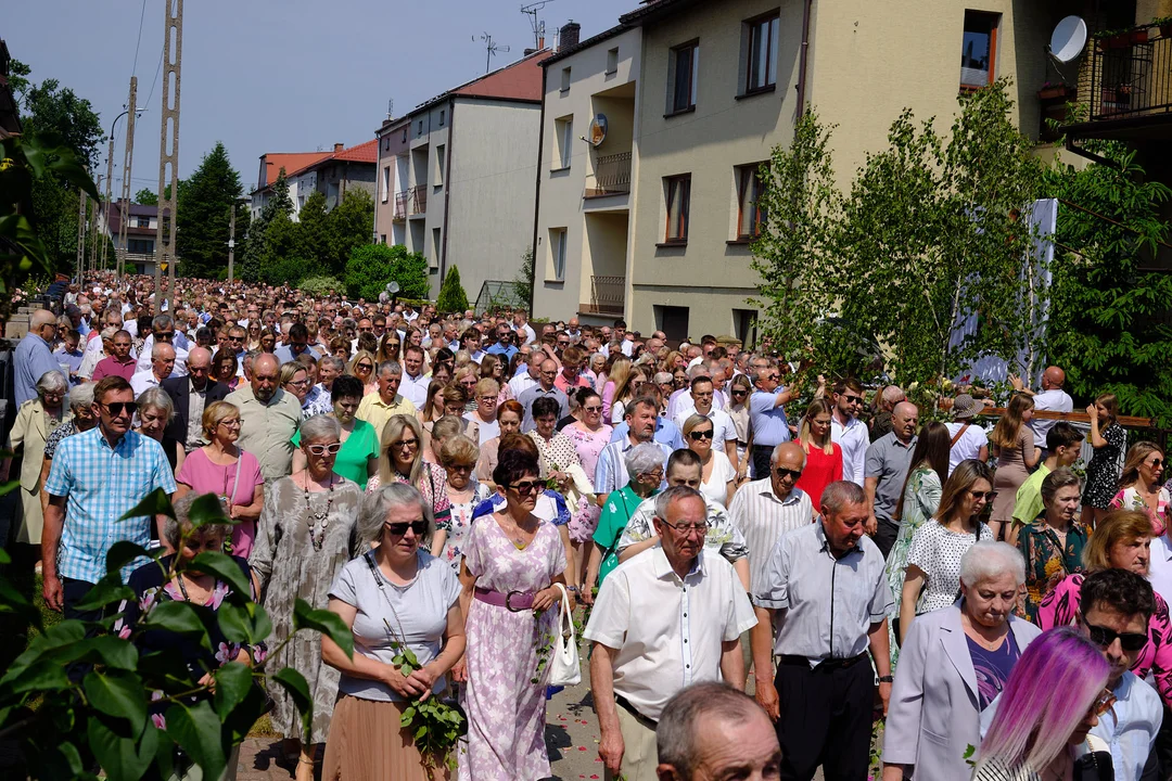 Procesja Bożego Ciała w parafii Matki Kościoła w Łukowie