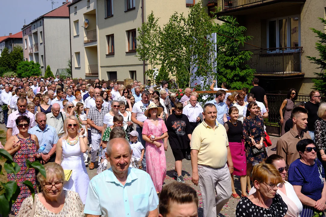 Procesja Bożego Ciała w parafii Matki Kościoła w Łukowie