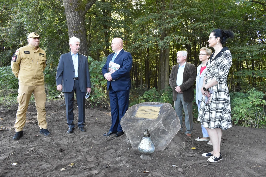 Porządkowanie cmentarza żydowskiego w Końskowoli