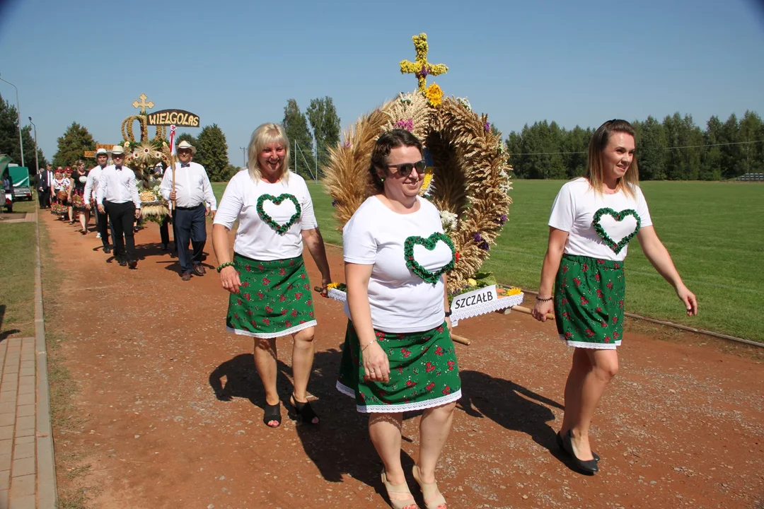 Tłumy na dożynkach w Krzywdzie. Wieńce, turniej sołectw i disco polo