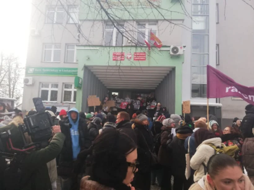 Rozpoczął się protest w Sobolewie. Jesteśmy na miejscu (zdjęcia) - Zdjęcie główne