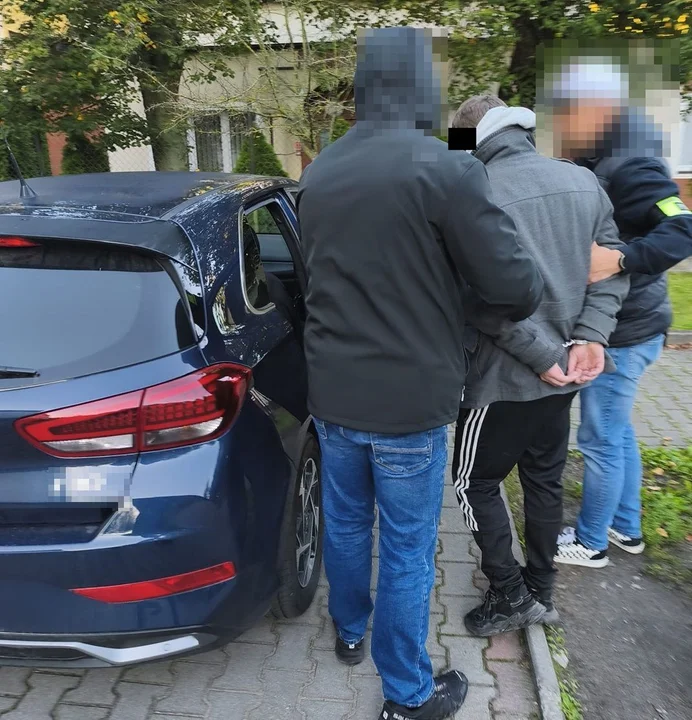 Biała Podlaska: Był poszukiwany za fałszywy alarm bombowy. Policja weszła oknem