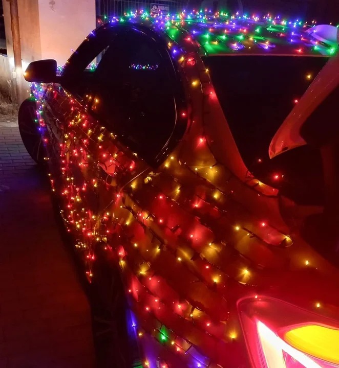 Lublin: Auto całe w lampkach choinkowych. Policyjne kontrole kierowców w święta