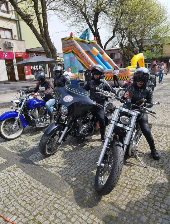 Motoweterani i miłośnicy starej motoryzacji zaprosili na Retro Niedzielę. Była także kwesta dla Michalinki Kardas - Zdjęcie główne