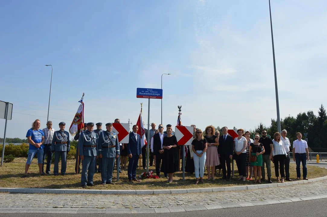 Uroczystość odsłonięcia ronda im. generała Tadeusza Rozwadowskiego w Chodlu