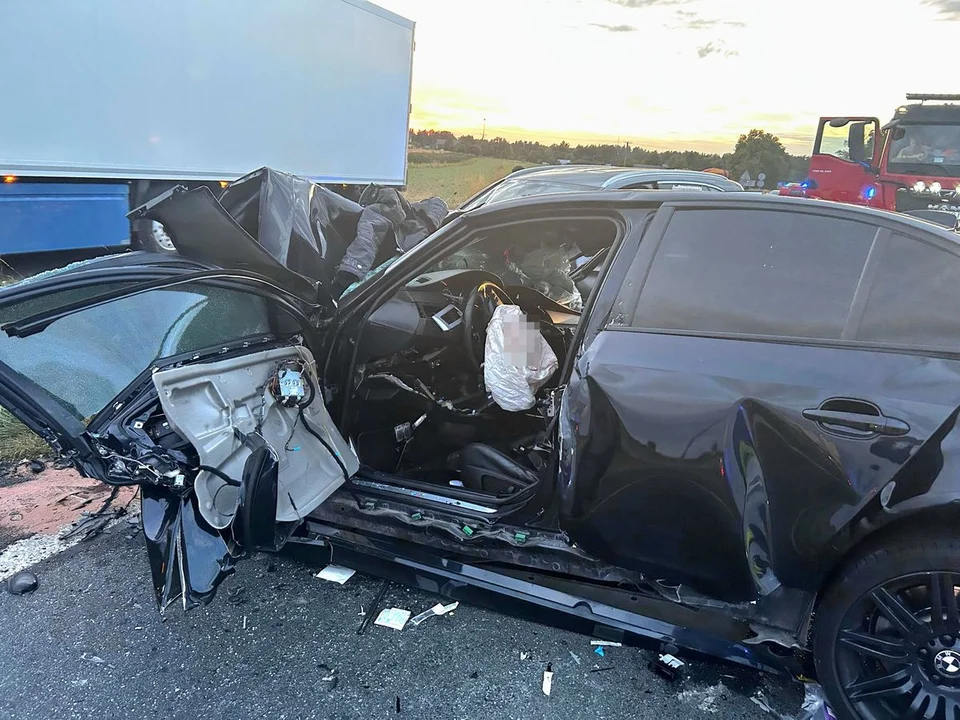 Lubelskie: Tragiczny wypadek. Nie żyje 61-latka, kierowca BMW w stanie ciężkim
