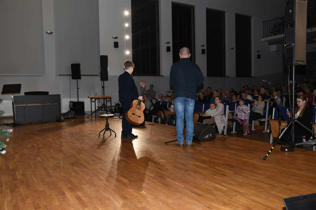 NOWOROCZNY KONCERT UCZNIÓW PAŃSTWOWEJ SZKOŁY MUZYCZNEJ W ŁUKOWIE