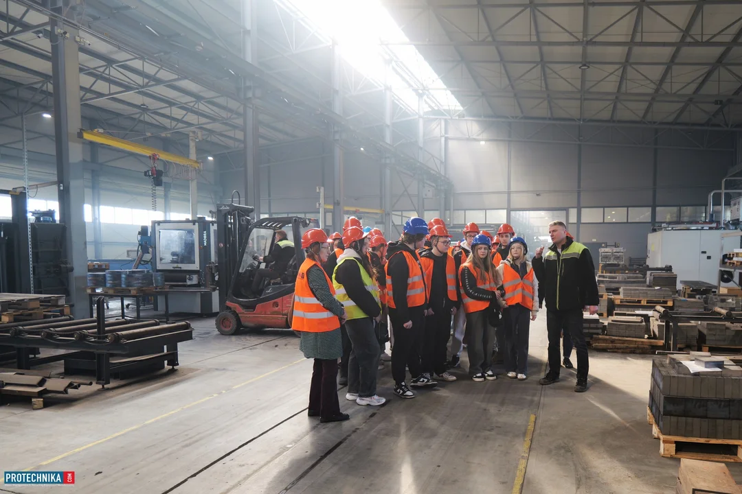 Uczniowie w Protechnice