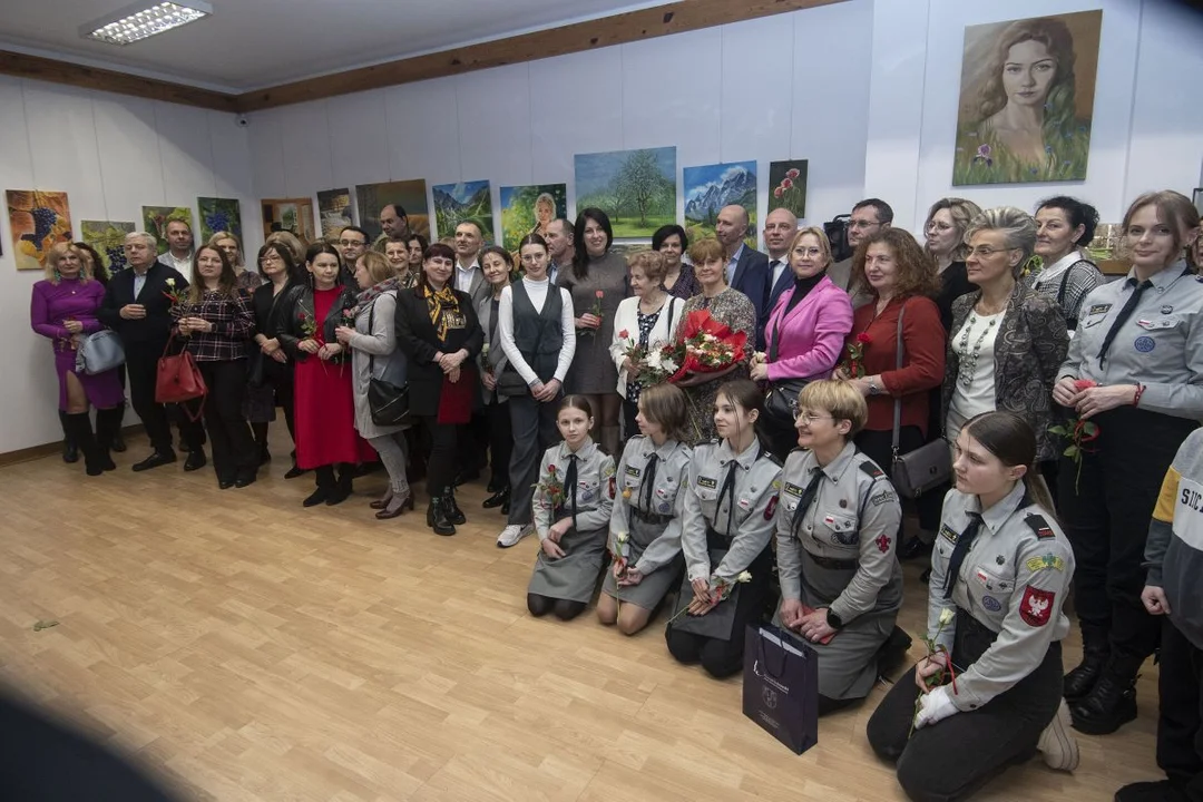 ,,Radość tworzenia" wystawa malarstwa Aliny Pięta w Muzeum Regionalnym z okazji Dnia Kobiet