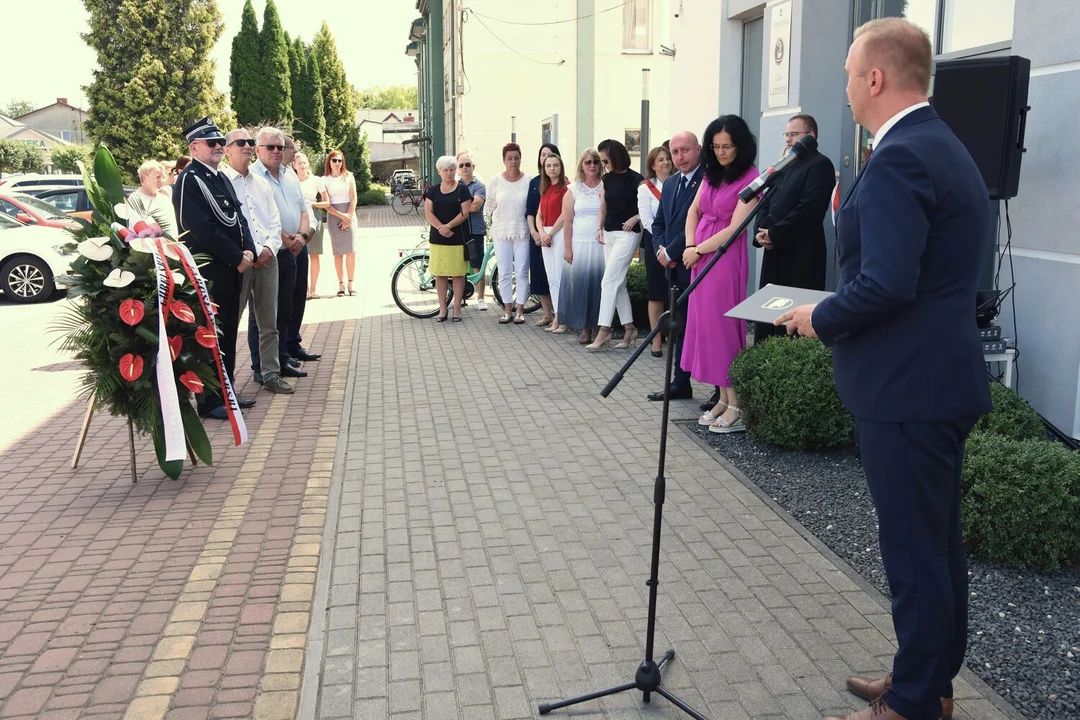 Odsłonięcie tablicy w Adamowie