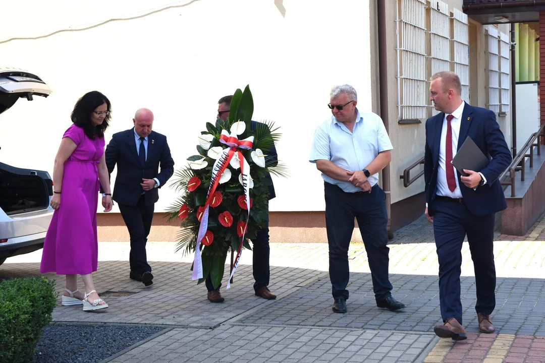 Odsłonięcie tablicy w Adamowie