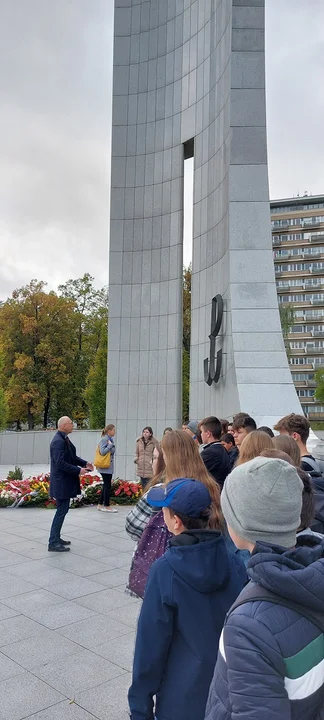 Poseł Skwarek zaprosił młodzież z Trzebieszowa do Sejmu. Ciekawa wycieczka.