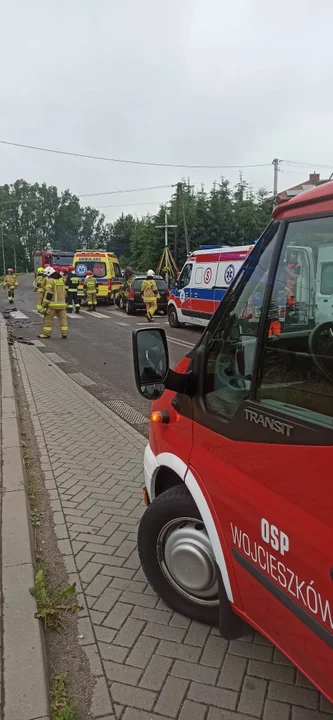 Powiat łukowski: Wypadek dwóch osobówek. Trzy osoby poszkodowane - Zdjęcie główne