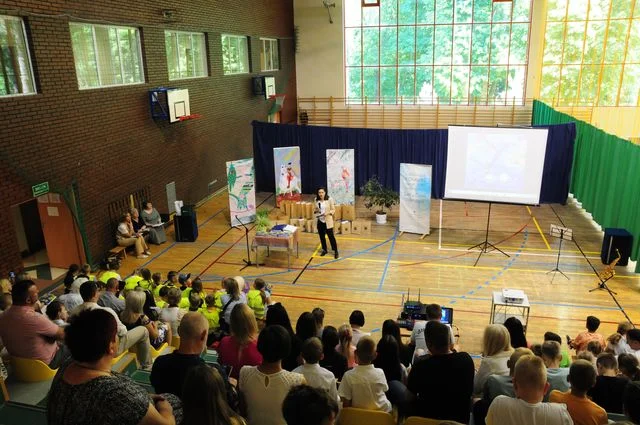 Nałęczów: XXI edycja Ogólnopolskiego Konkursu Twórczości Plastycznej "Świat w oczach najmłodszych – Podróż dookoła świata" (ZDJĘCIA) - Zdjęcie główne