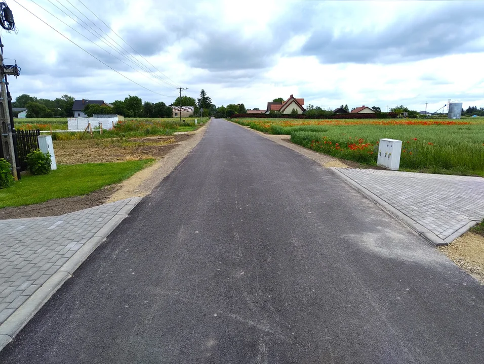 Nowa droga w Łęce gotowa! Gmina Puławy zakończyła inwestycję drogową z Polskiego Ładu