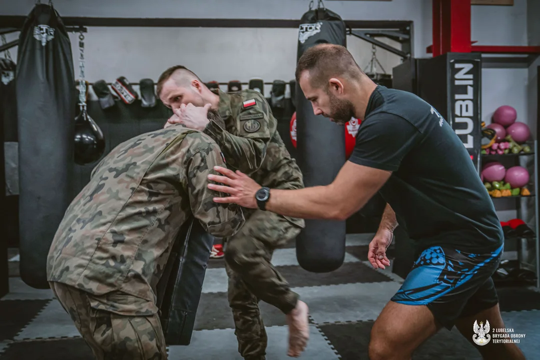 Lubelscy terytorialsi szkolili się w samoobronie i walce wręcz. "Nie zawsze są warunki do użycia sprzętu"
