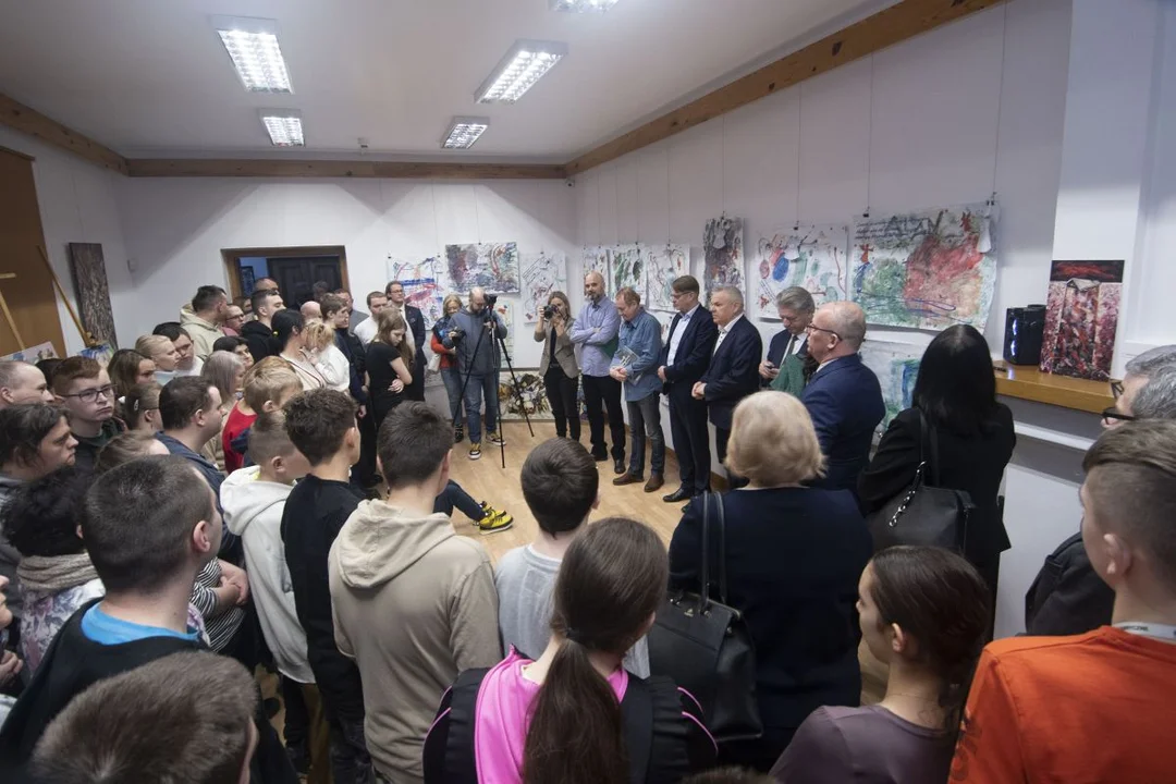 Wernisaż wystawy uczniów Zespołu Placówek w Łukowie oraz M Greluka i P Goławskiego w łukowskim muzeum