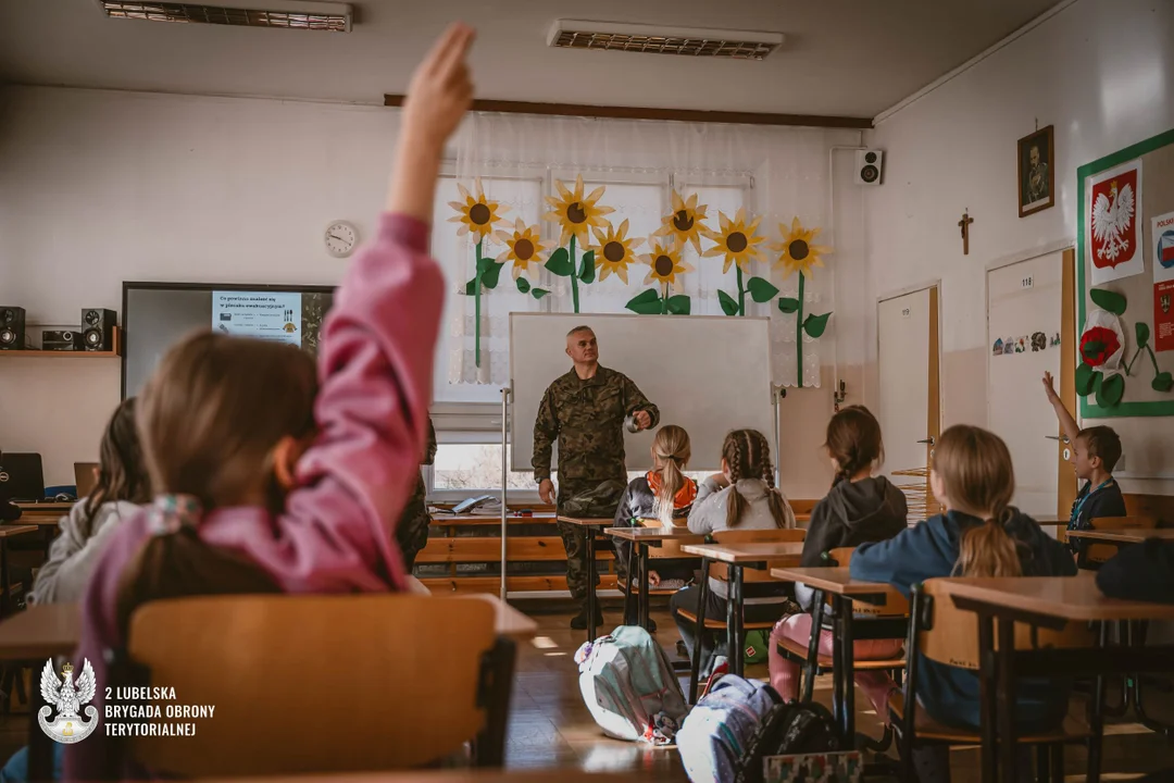 Lubelscy terytorialsi w specjalnym projekcie dla szkół. "Edukacja z wojskiem"