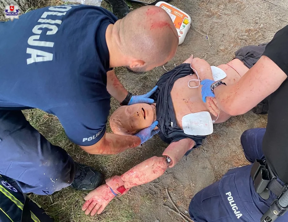 Gotowi do ratowania życia: resuscytacja, ewakuacja i presja czasu na kursie lubelskich policjantów