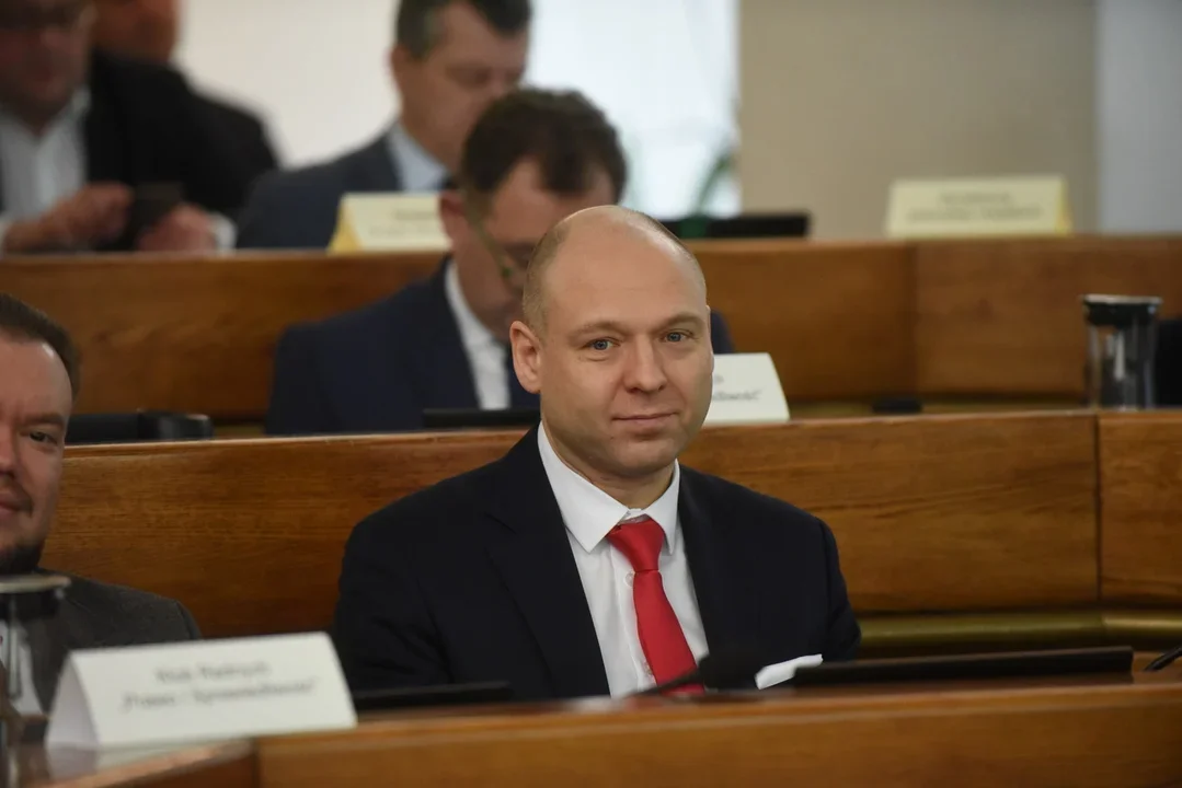 Dwa lata po wyborach samorządowych. Prezydent Żuk wylicza inwestycje. Derewenda przypomina o swoim wyniku