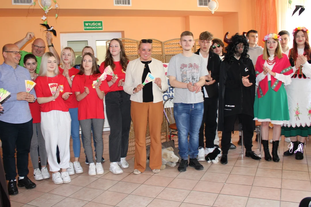 Wolontariusze RCEZ w Lubartowie z wizytą w Jadwinowie  (zdjęcia) - Zdjęcie główne