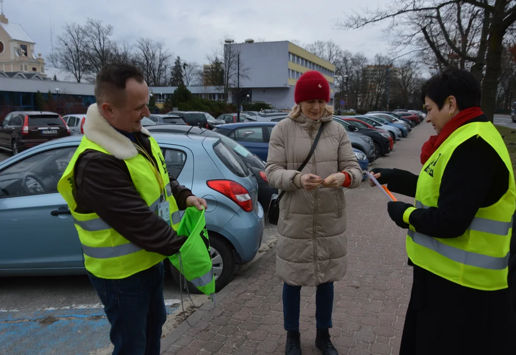 Akcja rozdawania odblasków w Puławach