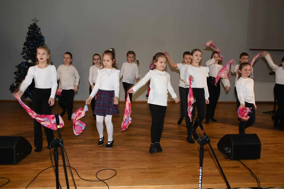 NOWOROCZNY KONCERT UCZNIÓW PAŃSTWOWEJ SZKOŁY MUZYCZNEJ W ŁUKOWIE