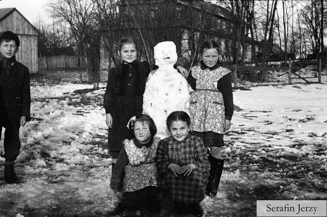 Tajemnicze fotografie Jerzego Serafina. Kto rozpoznaje tych ludzi i miejsca? (foto) - Zdjęcie główne