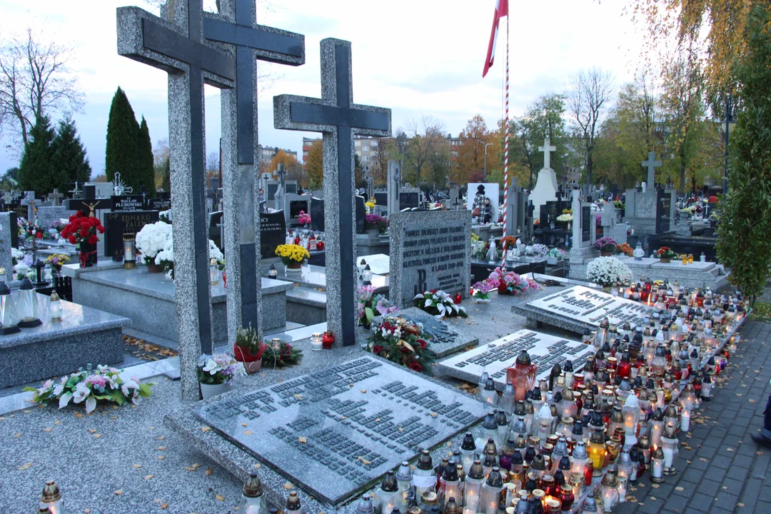 Pomnik „Żołnierzy Armii Krajowej Obwodu Łuków, poległych za wolność Ojczyzny” na cmentarzu św. Rocha