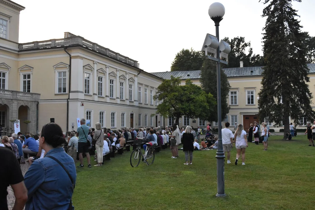 Za nami 3 dzień Międzynarodowego Festiwalu Folklorystycznego. Zobacz fotorelację prosto ze Skweru Niepodległości