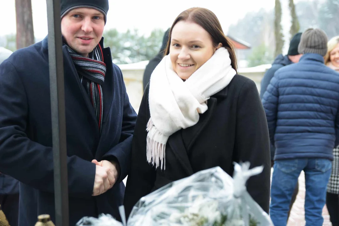 Koło Gospodyń Wiejskich w Zimnej Wodzie zaprosiło na kiermasz świąteczny na pomoc Marcie Ochnik