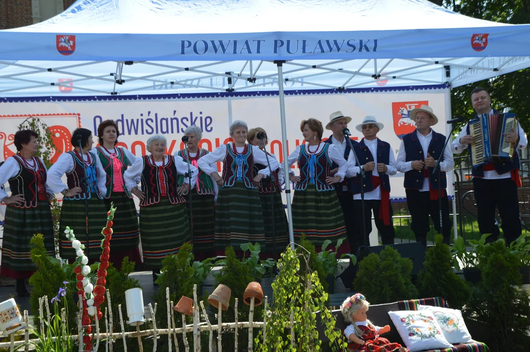 I Nadwiślańskie Spotkania z Folklorem Ziemi Puławskiej w Gołębiu