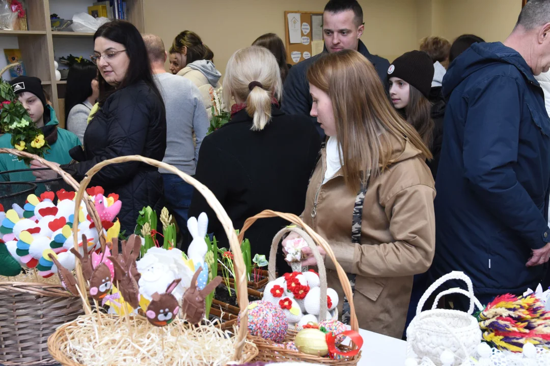 Piękne ozdoby wielkanocne na kiermaszu w Anielinie