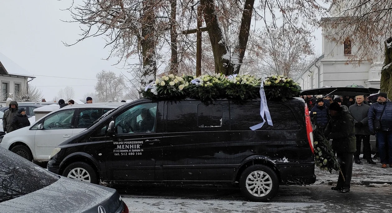 Tłumy pożegnały zamordowaną komornik z Łukowa.  Dziś w Adamowie odbył  się pogrzeb śp. Ewy Kochańskiej