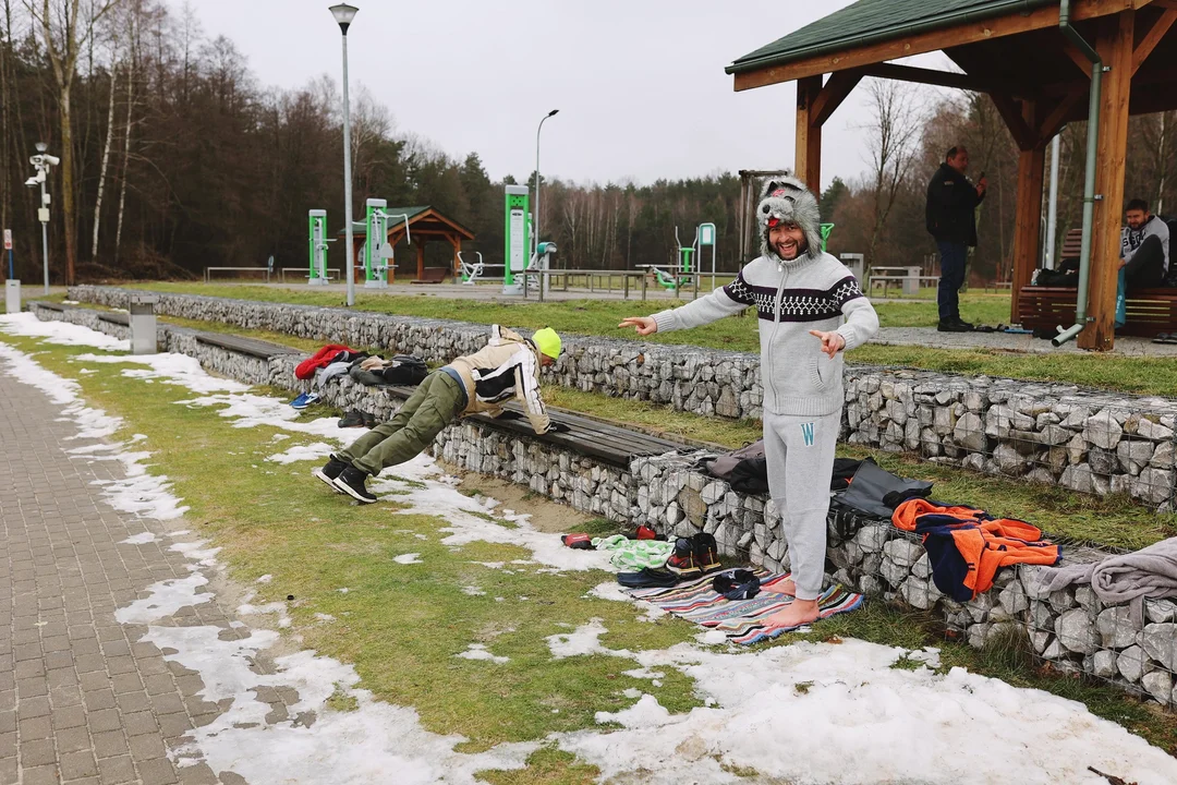 Morsowanie nad Zalewem Zimna Woda podczas WOŚP