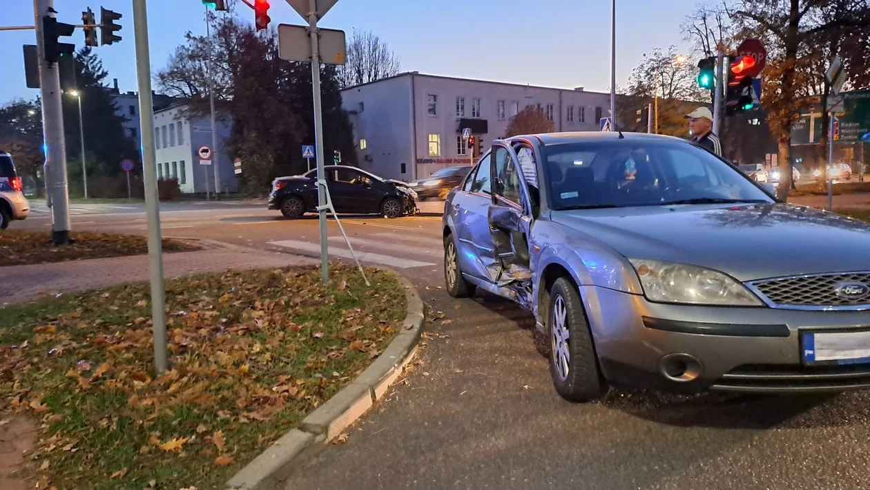 Kolizja w Puławach przy urzędzie miasta