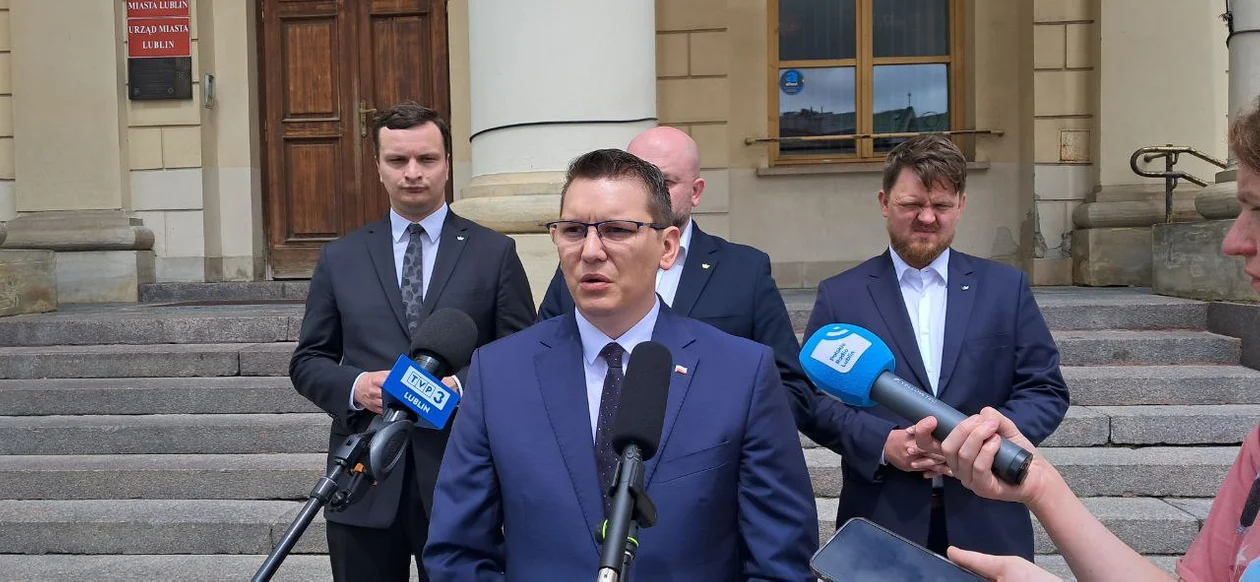 Lublin: Skandal na granicy, Kosiniak Kamysz do dymisji! Konferencja prasowa Konfederacji