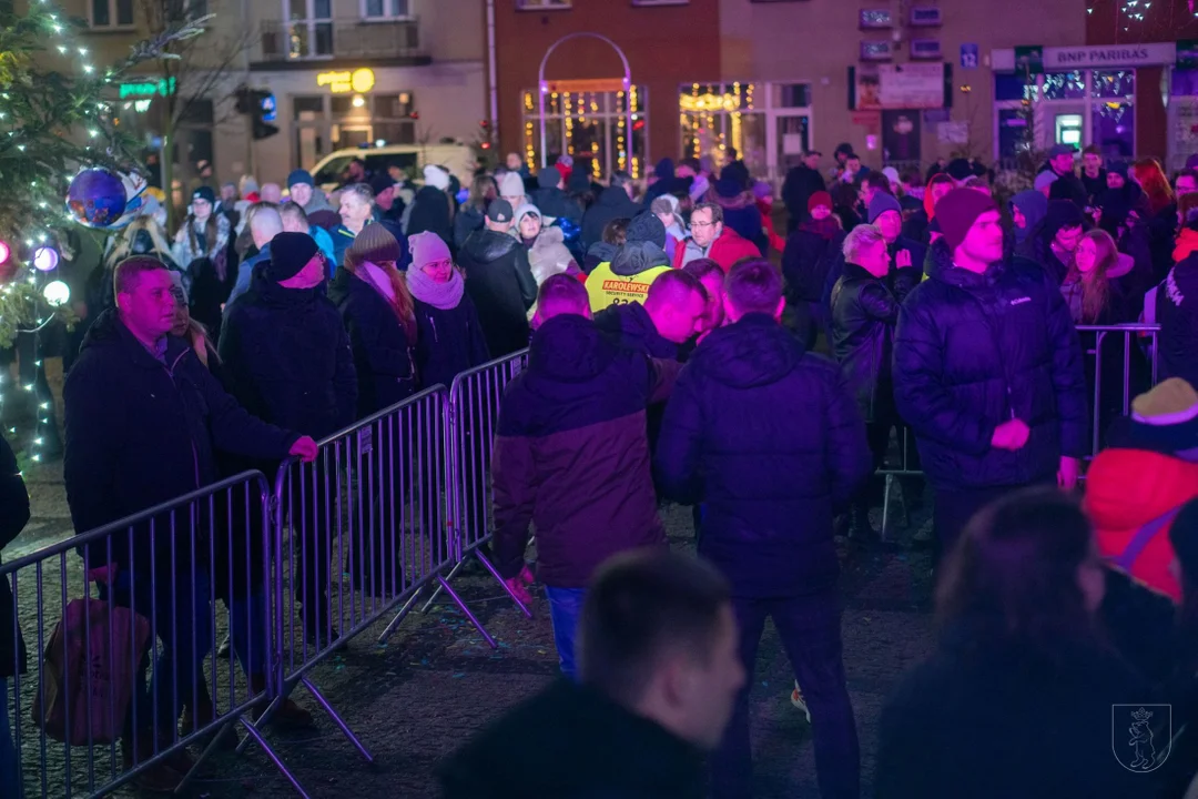 Łukowianie powitali Nowy Rok na placu pod zegarem!