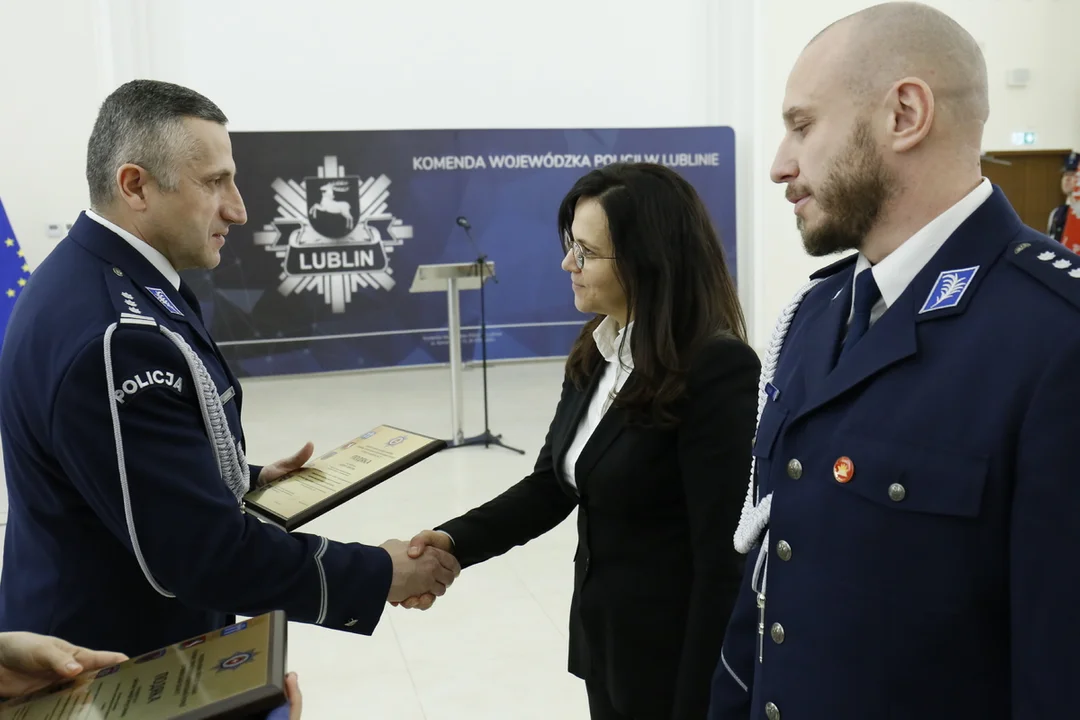 Nowi funkcjonariusze w lubelskiej policji. Złożyli ślubowanie, niedługo zaczną pracę