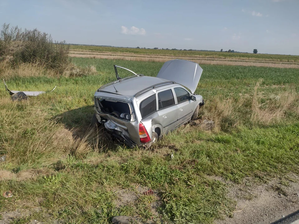 Wypadek na drodze pomiędzy Łukowem a Żelechowem. Jedna osoba poszkodowana - Zdjęcie główne