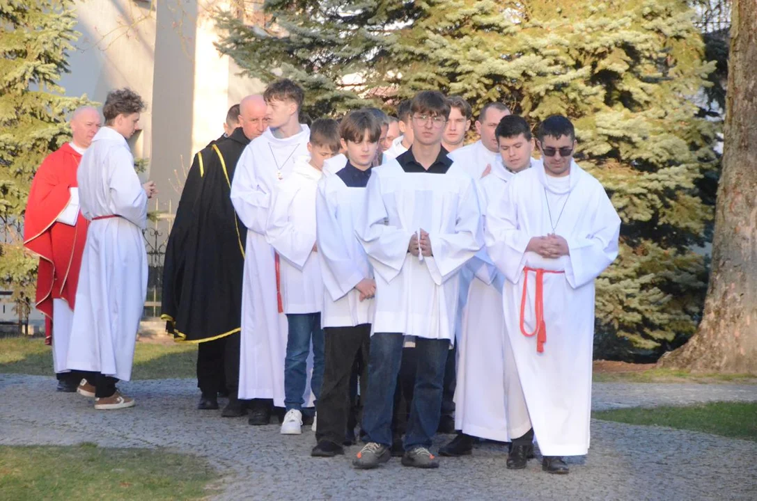 Liturgia Wielkiego Piątku - parafia WNMP w Biłgoraju