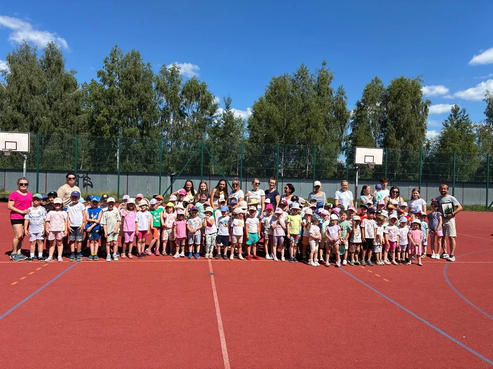 Olimpiada Sportowa w Przedszkolu Miejskim Nr 1 (zdjęcia) - Zdjęcie główne