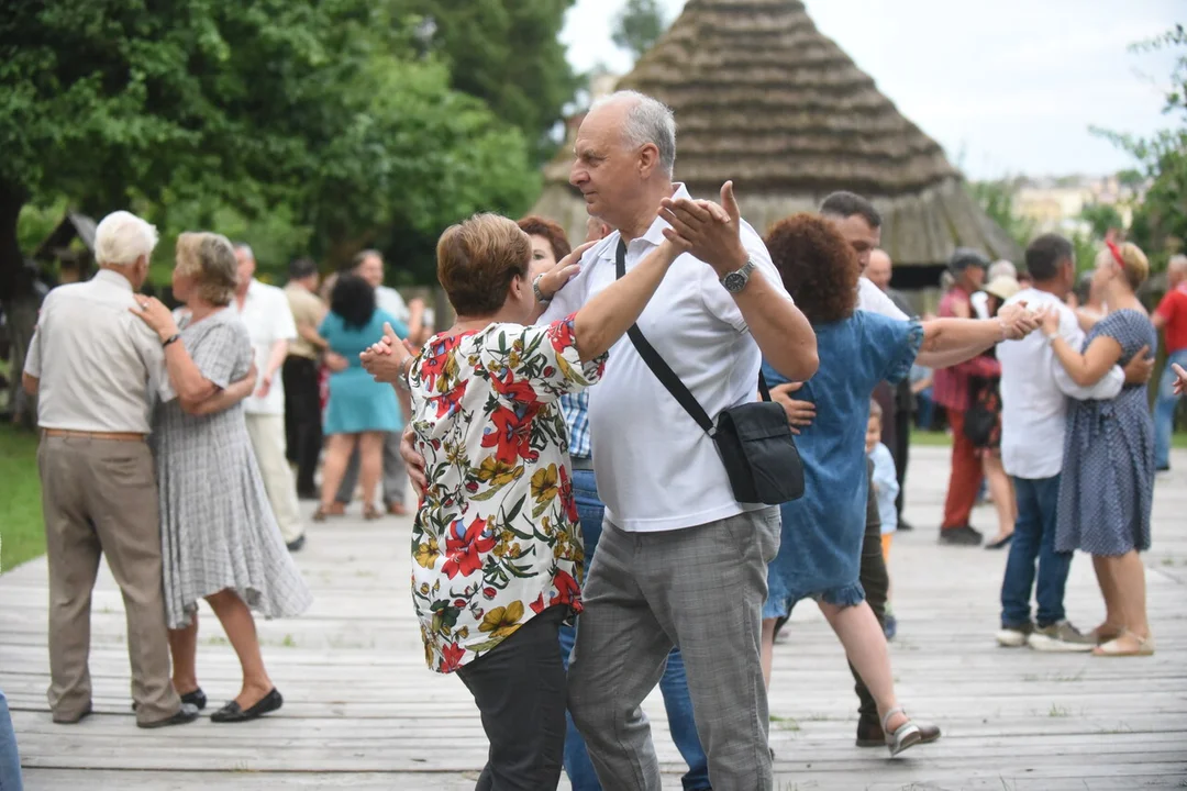 Potańcówka w skansenie