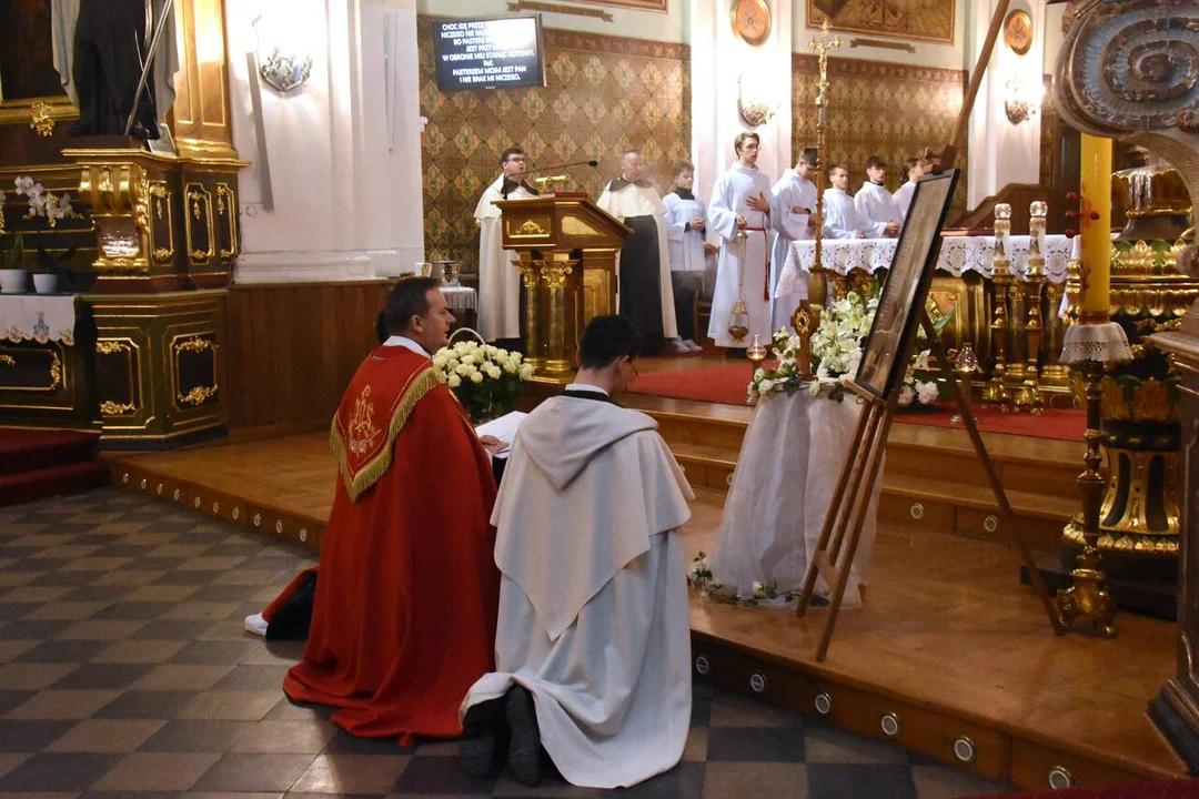 Uroczystości rozpoczęcia nowenny w Woli Gułowskiej [ZDJĘCIA] - Zdjęcie główne