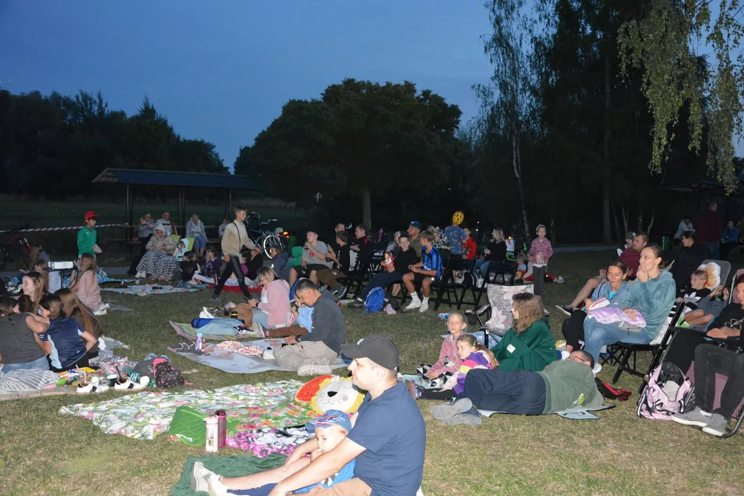 Kino pod gwiazdami i popcorn – tak wyglądało zakończenie lata (foto) - Zdjęcie główne