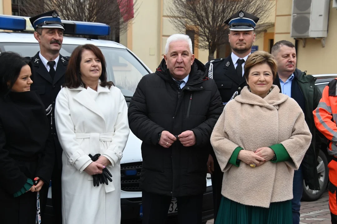 Przekazanie ambulansów z siedleckiego pogotowia