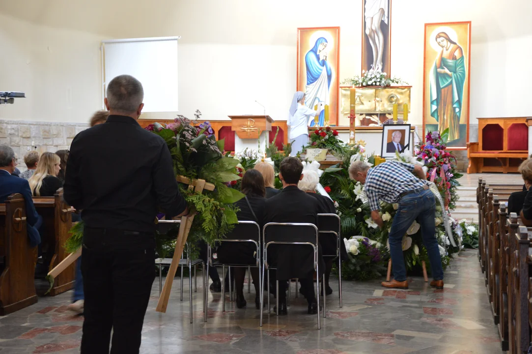 Uroczystości pogrzebowe Gabrieloa Maja, prezesa Powiatowego Centrum Zdrowia w Opolu Lubelskim