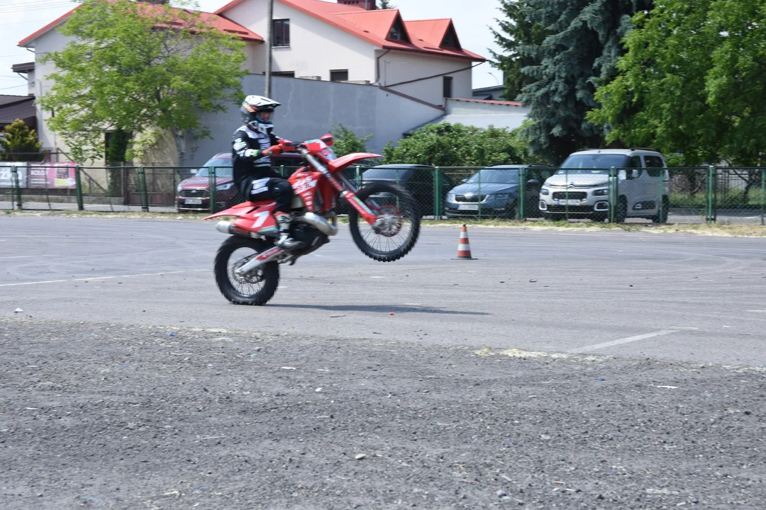 Motocykliści opanowali Łuków. Część I