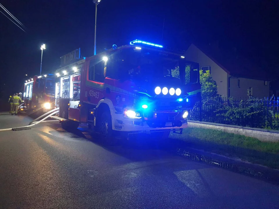 Nocny dramat w Zgórzu. Do pożaru ruszyło aż 11 zastępów straży pożarnej