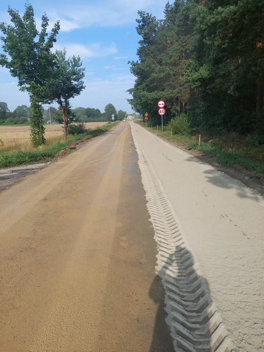 Trwa przebudowa drogi powiatowej Chodel - Borzechów